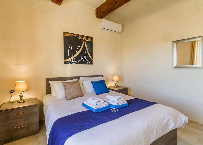 Inni Gozitan Private Pool- Happy Santu Pietru