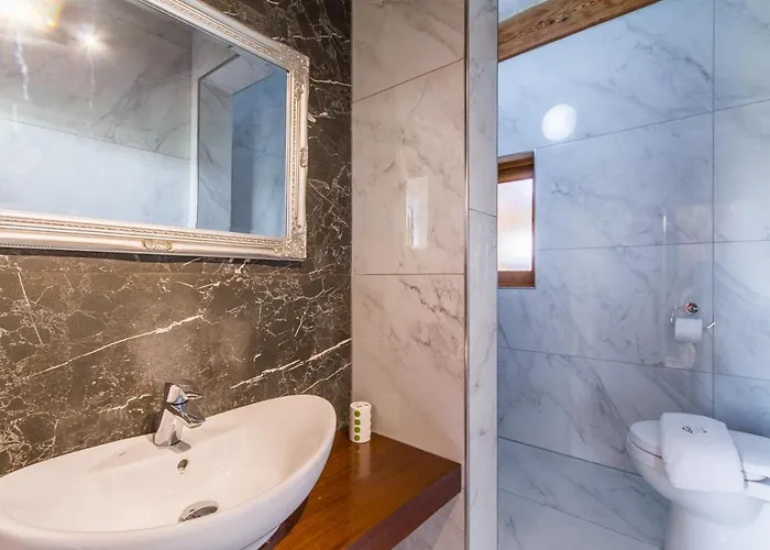 Inni Gozitan Private Pool- Happy *