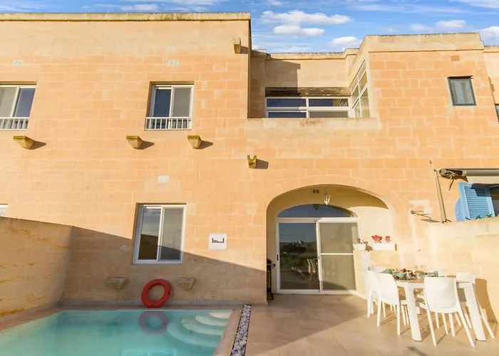 Inni Gozitan Private Pool- Happy Tatil Evi Santu Pietru